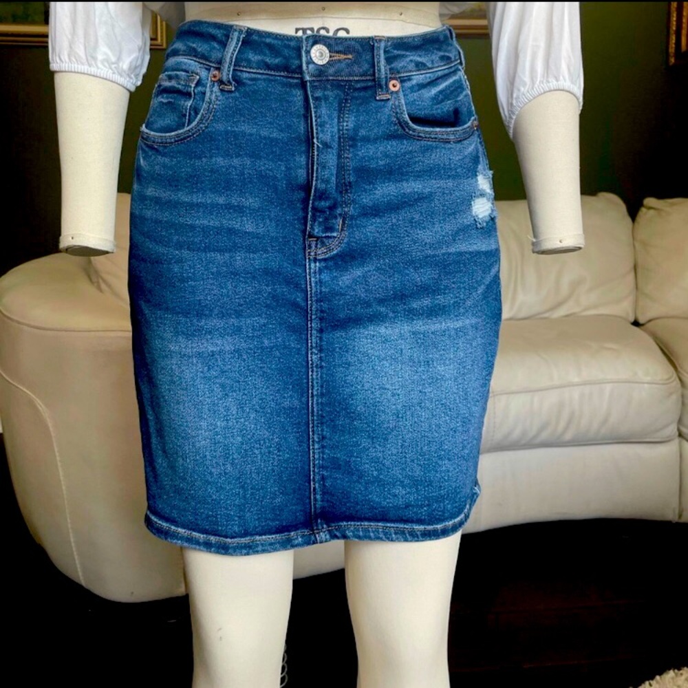 American Eagle Outfitters/ Jean Skirt (JEAN BLUE) Size 2 / Never Worn